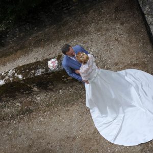 La robe de la mariée, objet de toutes l'attention lors du Shooting photo de couples - Image Pro Photolouis