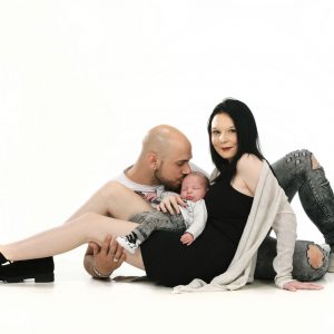 Portrait de nouveau-né bébé avec ses parents dans l'Indre Berry - Maternité Image Pro Photolouis