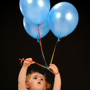 Enfants pris en photos de studioavec des ballons - Image Pro Photolouis
